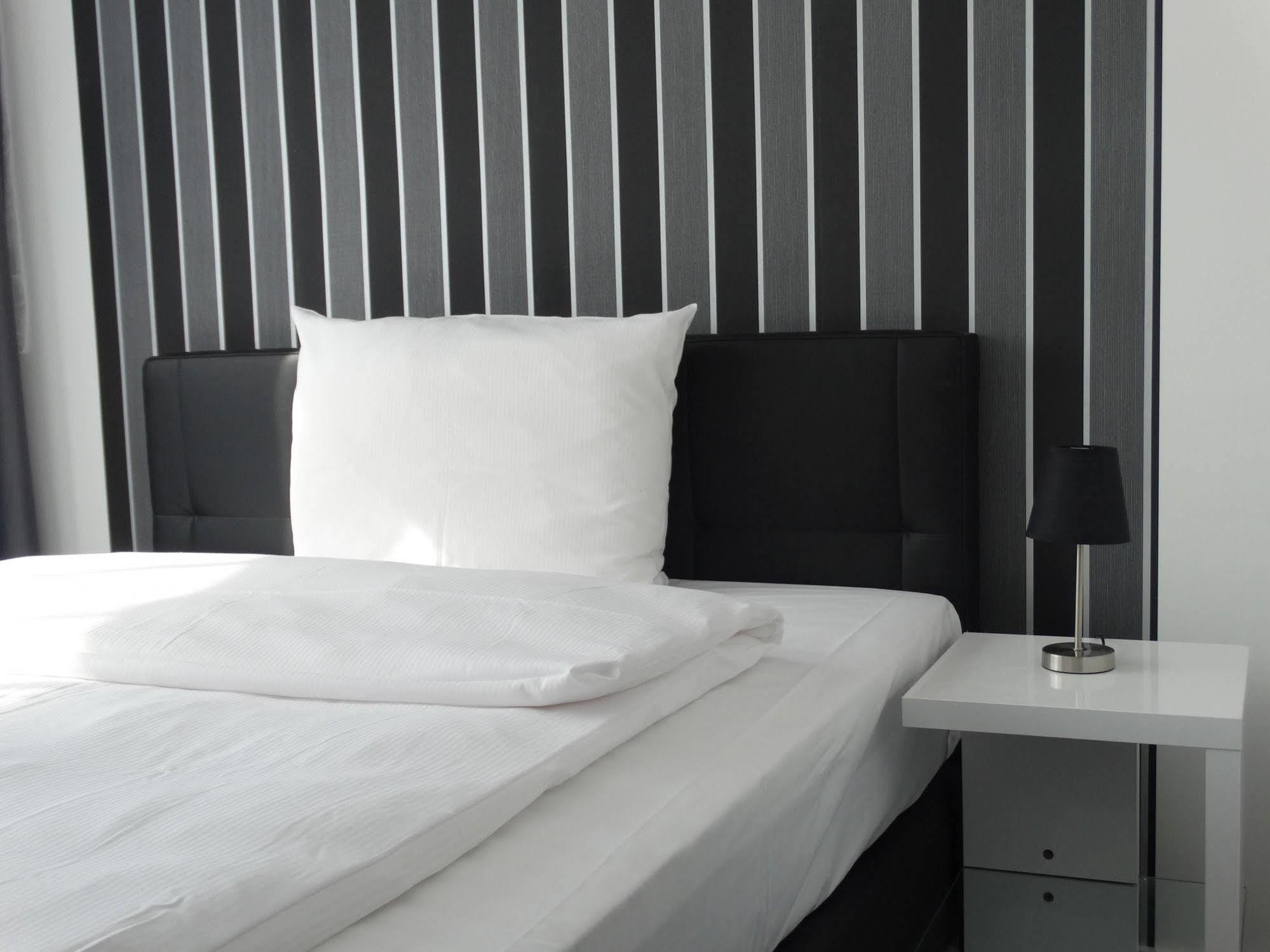 Hotel Stay Essen Bagian luar foto