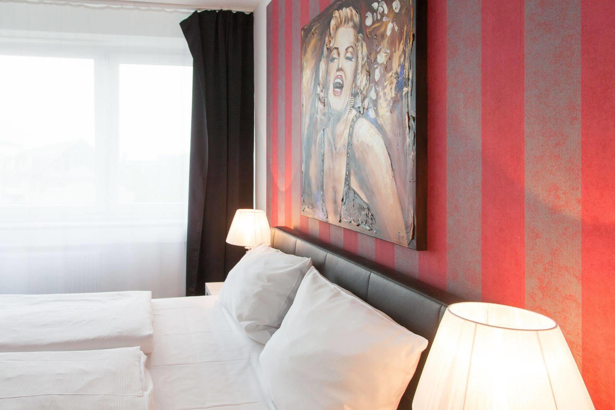 Hotel Stay Essen Bagian luar foto